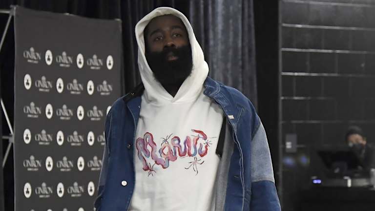 James Harden empieza temporada con el pie izquierdo con los 76ers